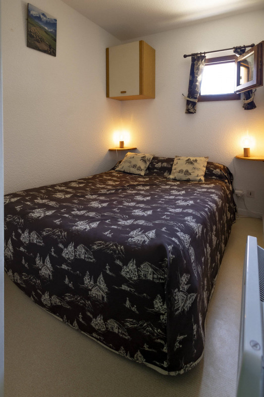 CHAMBRE - APPARTEMENT THYMEL 22 - LES VERNEYS VALLOIRE- APPARTEMENT THYMEL 22 - LES VERNEYS VALLOIRE CHAMBRE - APPARTEMENT THYMEL 22 - LES VERNEYS VALLOIRE- APPARTEMENT THYMEL 22 - LES VERNEYS VALLOIRE