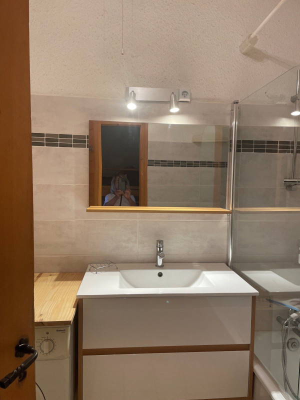 SALLE DE BAIN - STUDIO LES AROLLES G N° 48 - VALLOIRE LES VERNEYS - VALLOIRE RESERVATIONS SALLE DE BAIN - STUDIO LES AROLLES G N° 48 - VALLOIRE LES VERNEYS - VALLOIRE RESERVATIONS