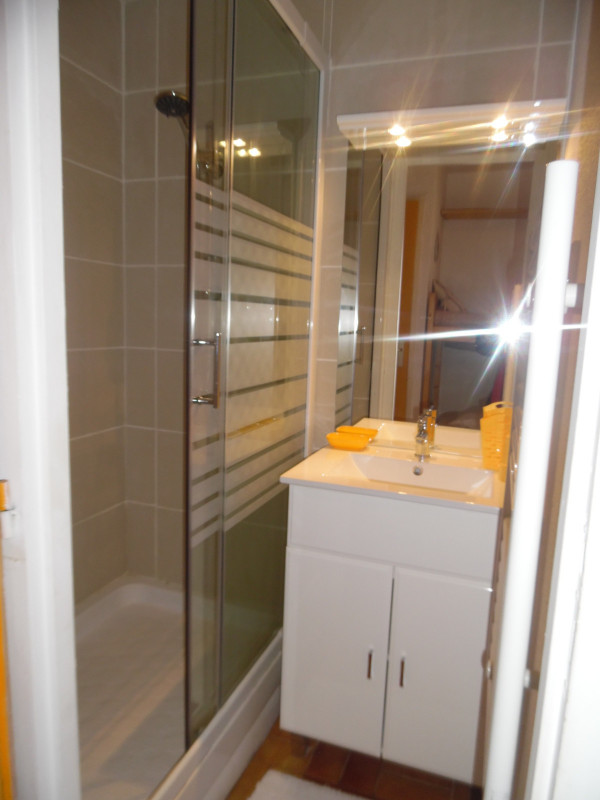 SALLE DE BAINS  - STUDIO VERNEYS GALIBIER 3 - VALLOIRE LES VERNEYS SALLE DE BAINS  - STUDIO VERNEYS GALIBIER 3 - VALLOIRE LES VERNEYS