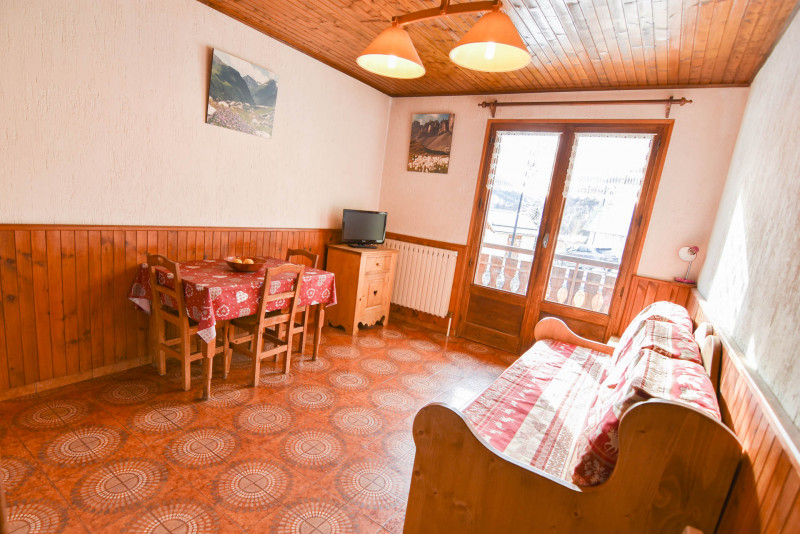 SALON - APPARTEMENT GRAND GALIBIER - VALLOIRE LES VERNEYS - VALLOIRE RESERVATIONS SALON - APPARTEMENT GRAND GALIBIER - VALLOIRE LES VERNEYS - VALLOIRE RESERVATIONS