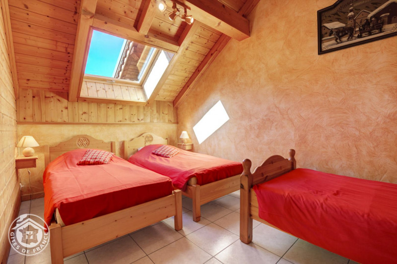 CHAMBRE - CHALET EAU ROUGE - VALLOIRE LES VERNEYS CHAMBRE - CHALET EAU ROUGE - VALLOIRE LES VERNEYS