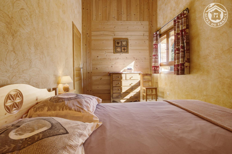 CHAMBRE - CHALET EAU ROUGE - VALLOIRE LES VERNEYS CHAMBRE - CHALET EAU ROUGE - VALLOIRE LES VERNEYS
