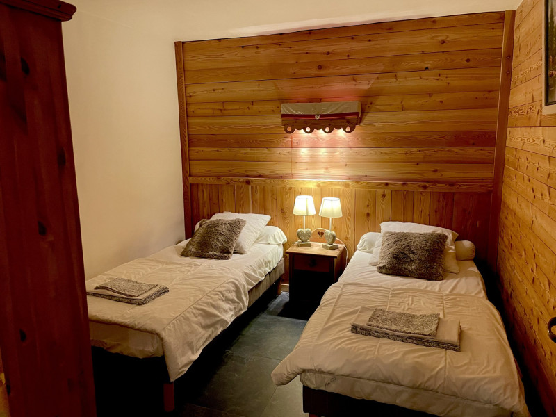 CHAMBRE - CHALET LE NÉVÉ APPARTEMENT 2 - VALLOIRE LES VERNEYS CHAMBRE - CHALET LE NÉVÉ APPARTEMENT 2 - VALLOIRE LES VERNEYS