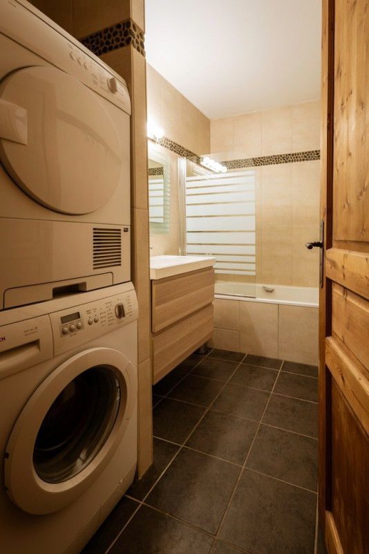 SALLE DE BAINS - APPARTEMENT LES FERMES DU PLANET 2 - VALLOIRE LES VERNEYS SALLE DE BAINS - APPARTEMENT LES FERMES DU PLANET 2 - VALLOIRE LES VERNEYS