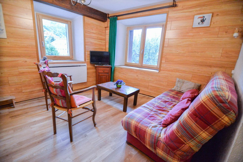 SALON- APPARTEMENT CHOSEAUX - VALLOIRE CENTRE-VALLOIRE RESERVATIONS SALON- APPARTEMENT CHOSEAUX - VALLOIRE CENTRE-VALLOIRE RESERVATIONS