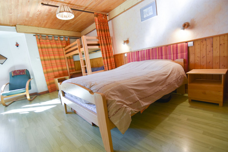 CHAMBRE- APPARTEMENT CHOSEAUX - VALLOIRE CENTRE CHAMBRE- APPARTEMENT CHOSEAUX - VALLOIRE CENTRE