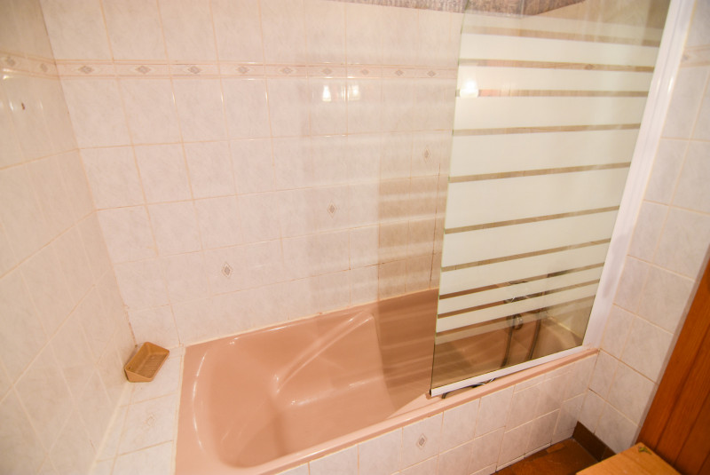 SALLE DE BAIN- APPARTEMENT CHOSEAUX  - VALLOIRE CENTRE SALLE DE BAIN- APPARTEMENT CHOSEAUX  - VALLOIRE CENTRE