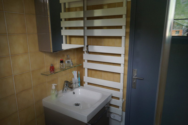 SALLE DE BAINS - APPARTEMENT PLAN SOLEIL DURBEC D1 - VALLOIRE LA GRAND VY SALLE DE BAINS - APPARTEMENT PLAN SOLEIL DURBEC D1 - VALLOIRE LA GRAND VY