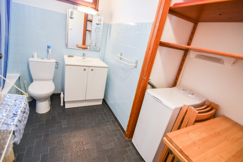 SALLE DE BAINS - CHALET LU CREPON - VALLOIRE CHOSEAUX VILLE SALLE DE BAINS - CHALET LU CREPON - VALLOIRE CHOSEAUX VILLE