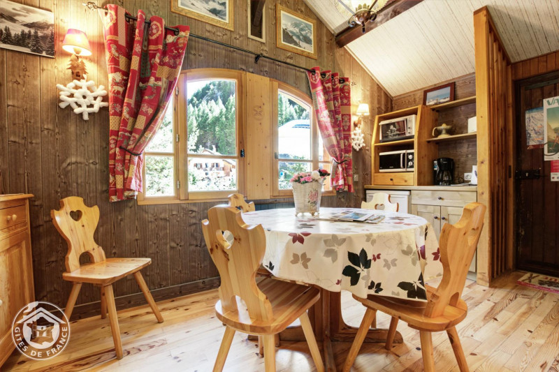 COIN REPAS - CHALET BONNE EAU A -VALLOIRE LA BORGE COIN REPAS - CHALET BONNE EAU A -VALLOIRE LA BORGE