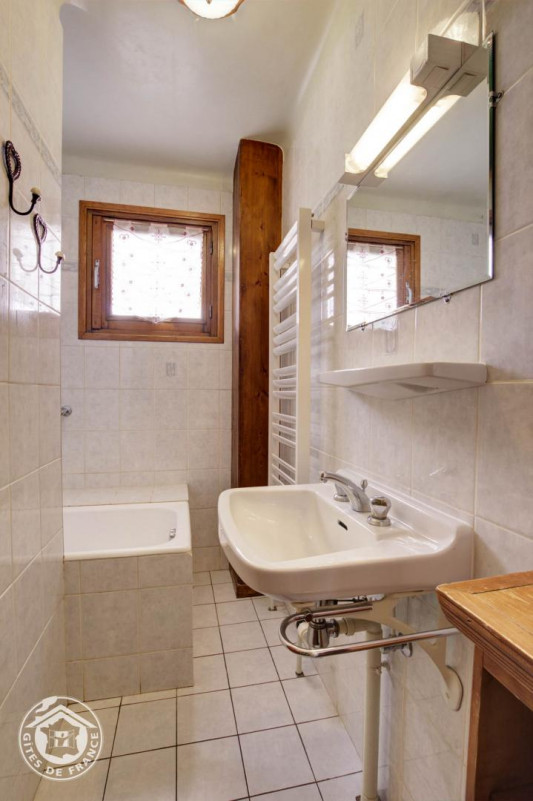 SALLE DE BAIN - APPARTEMENT - LA BORGE - BONEAU 1 - VALLOIRE LA BORGE