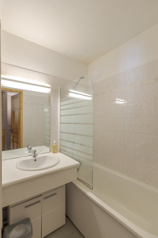 SALLE DE BAINS - APPARTEMENT CHALET L'ALP DU PONTET A3 - VALLOIRE LE PONTET SALLE DE BAINS - APPARTEMENT CHALET L'ALP DU PONTET A3 - VALLOIRE LE PONTET