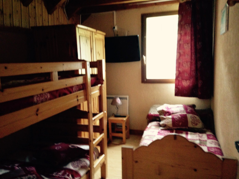 CHAMBRE- APPARTEMENT LUPIN - VALLOIRE LES VERNEYS CHAMBRE- APPARTEMENT LUPIN - VALLOIRE LES VERNEYS