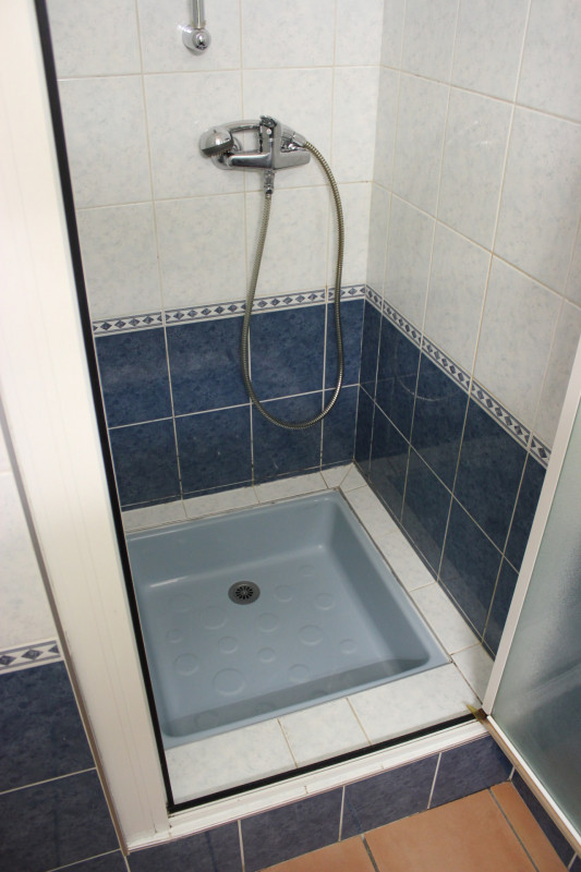 SALLE D'EAU - CHALET LES ANCOLIES APPARTEMENT MYOSOTIS - VALLOIRE LES CLOTS SALLE D'EAU - CHALET LES ANCOLIES APPARTEMENT MYOSOTIS - VALLOIRE LES CLOTS