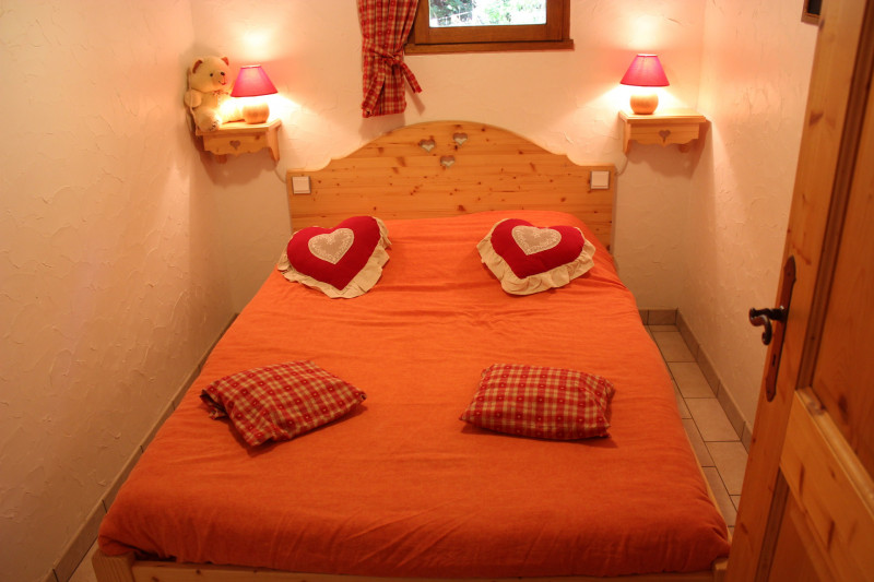 CHAMBRE- APPARTEMENT CHALET LES ANCOLIES ANEMONE - VALLOIRE LES CLOTS CHAMBRE- APPARTEMENT CHALET LES ANCOLIES ANEMONE - VALLOIRE LES CLOTS