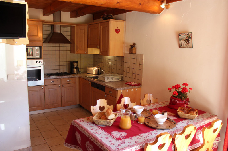 CUISINE - APPARTEMENT LES ANCOLIES PRIMEVERE - VALLOIRE LES CLOTS CUISINE - APPARTEMENT LES ANCOLIES PRIMEVERE - VALLOIRE LES CLOTS
