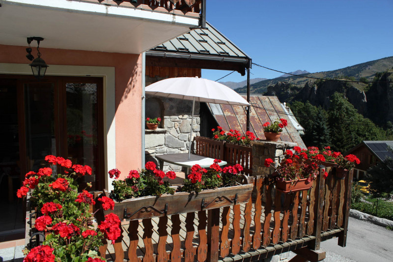 TERRASSE - APPARTEMENT LES ANCOLIES PRIMEVERE - VALLOIRE LES CLOTS TERRASSE - APPARTEMENT LES ANCOLIES PRIMEVERE - VALLOIRE LES CLOTS