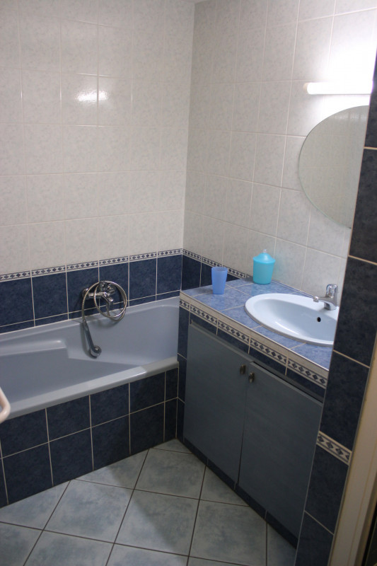 SALLE DE BAINS - APPARTEMENT LES ANCOLIES EDELWEISS - VALLOIRE LES CLOTS SALLE DE BAINS - APPARTEMENT LES ANCOLIES EDELWEISS - VALLOIRE LES CLOTS