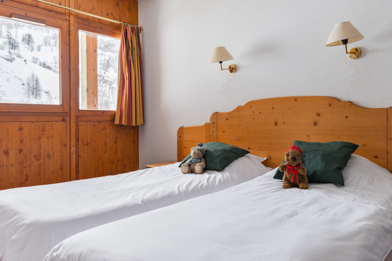 CHAMBRE - APPARTEMENT 4 PERSONNES - CHALETS DU GALIBIER LAGRANGE - VALLOIRE MOULIN BENJAMIN CHAMBRE - APPARTEMENT 4 PERSONNES - CHALETS DU GALIBIER LAGRANGE - VALLOIRE MOULIN BENJAMIN