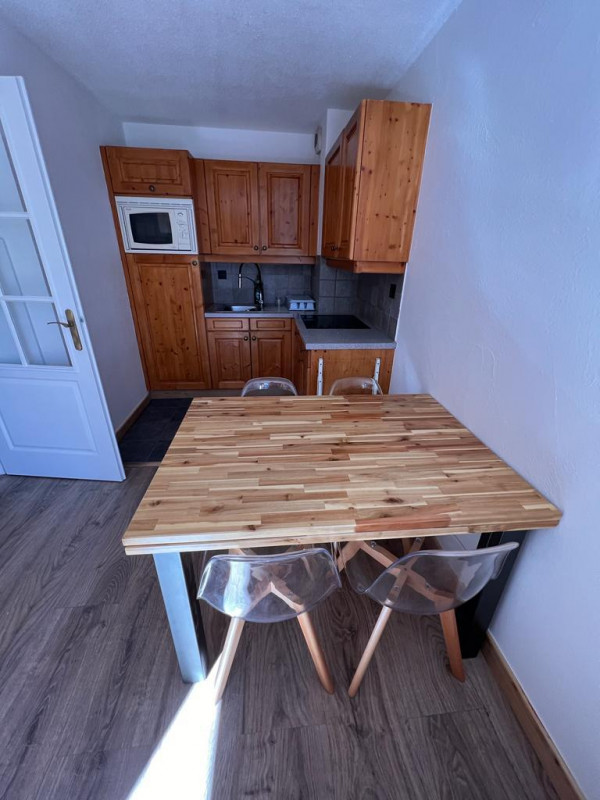 COIN REPAS - APPARTEMENT C15 CHALETS DU GALIBIER 1 - VALLOIRE MOULIN BENJAMIN COIN REPAS - APPARTEMENT C15 CHALETS DU GALIBIER 1 - VALLOIRE MOULIN BENJAMIN