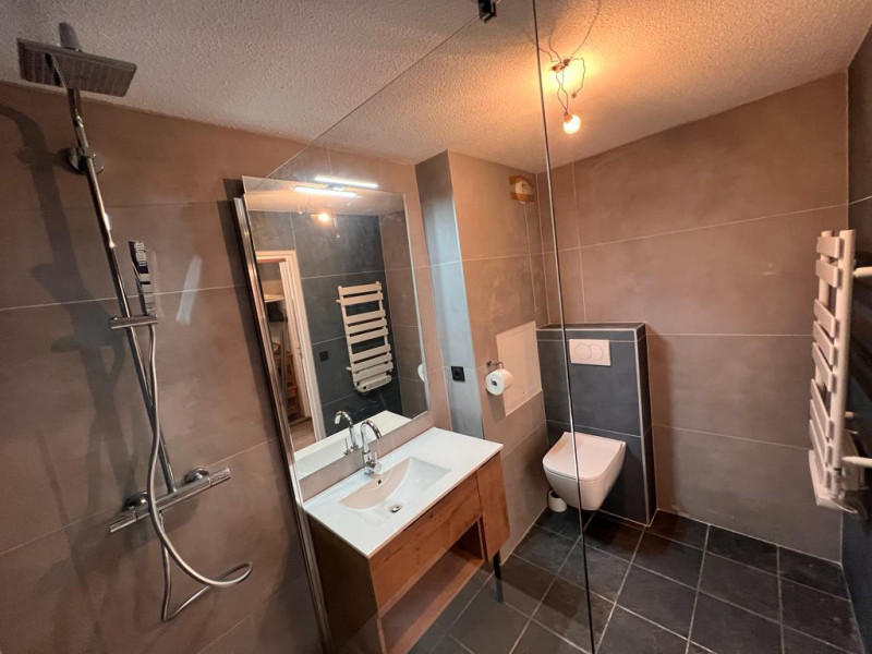 SALLE D'EAU - APPARTEMENT C15 CHALETS DU GALIBIER 1 - VALLOIRE MOULIN BENJAMIN SALLE D'EAU - APPARTEMENT C15 CHALETS DU GALIBIER 1 - VALLOIRE MOULIN BENJAMIN