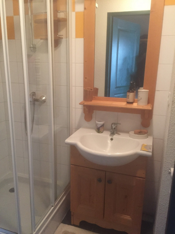 SALLE D'EAU - STUDIO C11 CHALETS DU GALIBIER 1 - VALLOIRE MOULIN BENJAMIN SALLE D'EAU - STUDIO C11 CHALETS DU GALIBIER 1 - VALLOIRE MOULIN BENJAMIN