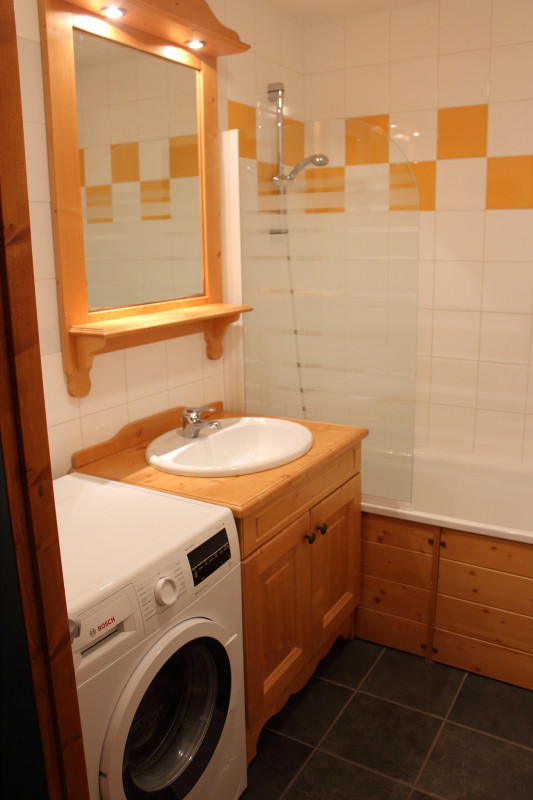SALLE DE BAINS - APPARTEMENT CHALETS DU GALIBIER G38 - MOULIN BENJAMIN VALLOIRE SALLE DE BAINS - APPARTEMENT CHALETS DU GALIBIER G38 - MOULIN BENJAMIN VALLOIRE