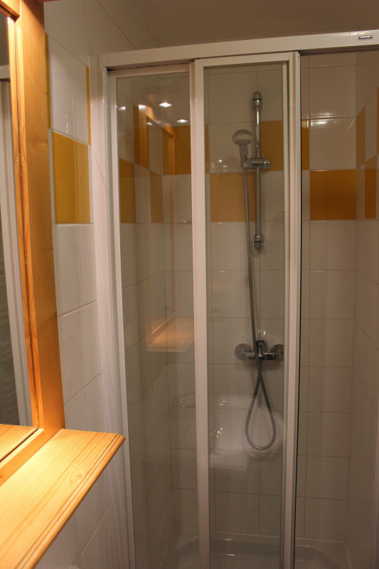 SALLE D'EAU - APPARTEMENT CHALETS DU GALIBIER G38 - MOULIN BENJAMIN VALLOIRE SALLE D'EAU - APPARTEMENT CHALETS DU GALIBIER G38 - MOULIN BENJAMIN VALLOIRE