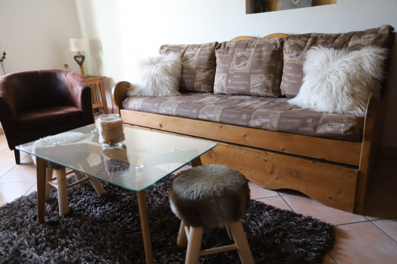 SALON - - CHALET LES MYRTILLES - VALLOIRE LES CHOSEAUX - VALLOIRE RESERVATIONS SALON - - CHALET LES MYRTILLES - VALLOIRE LES CHOSEAUX - VALLOIRE RESERVATIONS