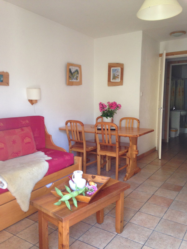 SALON - APPARTEMENT RIO PESSIN - VALLOIRE LA BORGE - VALLOIRE RESERVATIONS SALON - APPARTEMENT RIO PESSIN - VALLOIRE LA BORGE - VALLOIRE RESERVATIONS