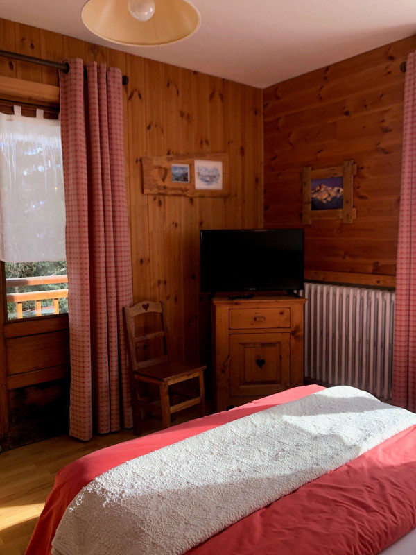 CHAMBRE - APPARTEMENT RIO BENOIT- VALLOIRE LA BORGE CHAMBRE - APPARTEMENT RIO BENOIT- VALLOIRE LA BORGE