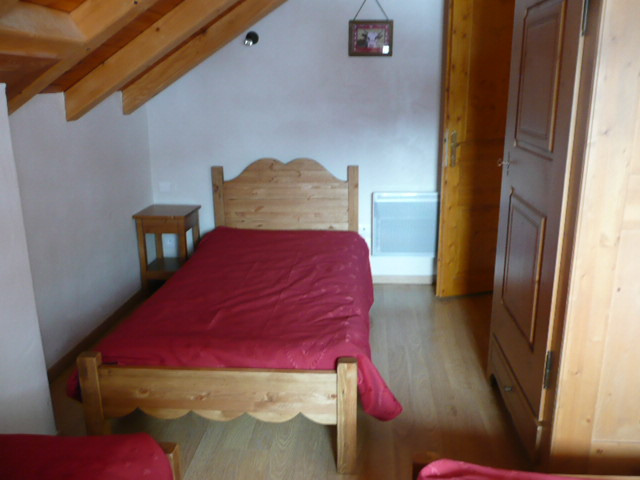 CHAMBRE - APPARTEMENT CHALET LES AIGUILLES POINTU - VALLOIRE LES CLOTS CHAMBRE - APPARTEMENT CHALET LES AIGUILLES POINTU - VALLOIRE LES CLOTS
