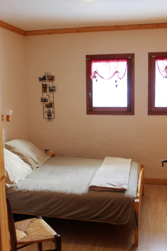 CHAMBRE - APPARTEMENT GROS GRENIER C - VALLOIRE LE SERROZ CHAMBRE - APPARTEMENT GROS GRENIER C - VALLOIRE LE SERROZ