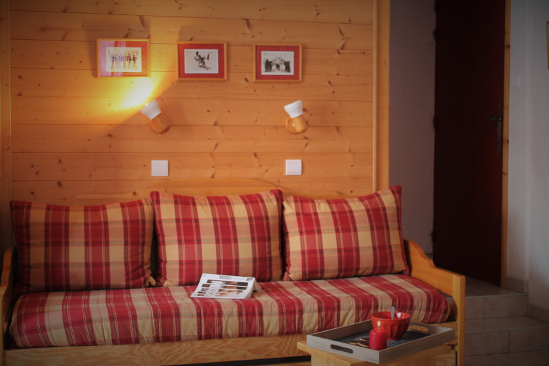 SALON - APPARTEMENT GROS GRENIER C - VALLOIRE LE SERROZ - VALLOIRE RESERVATIONS SALON - APPARTEMENT GROS GRENIER C - VALLOIRE LE SERROZ - VALLOIRE RESERVATIONS
