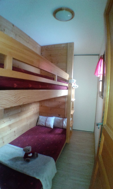 CHAMBRE - APPARTEMENT GROS GRENIER C - VALLOIRE LE SERROZ CHAMBRE - APPARTEMENT GROS GRENIER C - VALLOIRE LE SERROZ