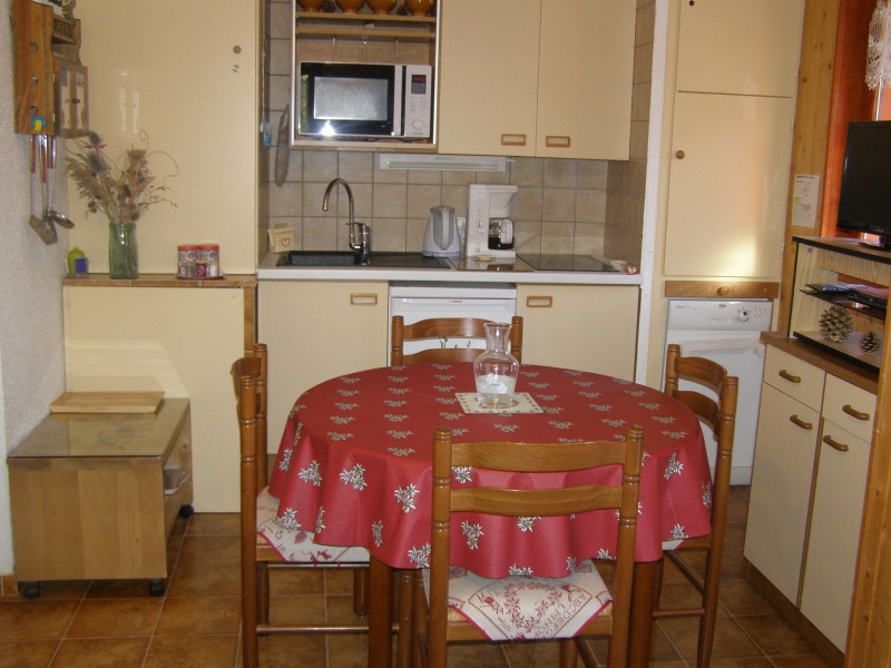 COIN REPAS - APPARTEMENT CHOSEAUX 214 - VALLOIRE CENTRE -VALLOIRE RESERVATIONS COIN REPAS - APPARTEMENT CHOSEAUX 214 - VALLOIRE CENTRE -VALLOIRE RESERVATIONS