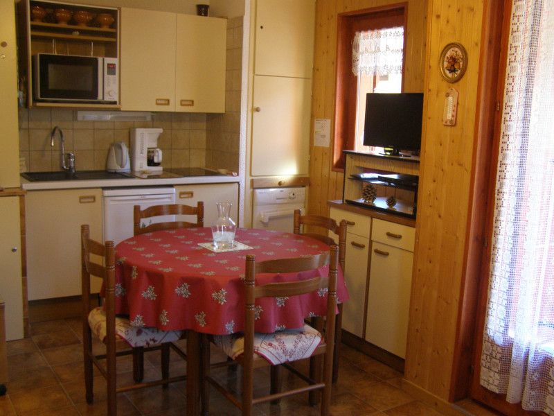 COIN REPAS - APPARTEMENT CHOSEAUX 214 - VALLOIRE CENTRE -VALLOIRE RESERVATIONS COIN REPAS - APPARTEMENT CHOSEAUX 214 - VALLOIRE CENTRE -VALLOIRE RESERVATIONS
