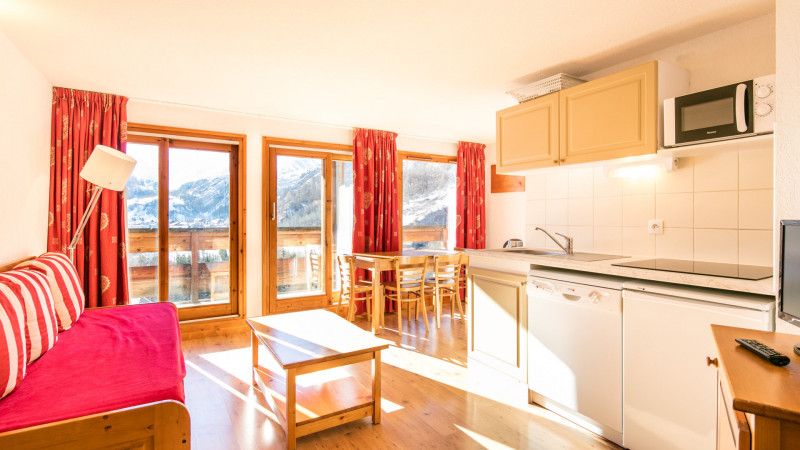 SALON - HAMEAU DE VALLOIRE VACANCEOLE APPARTEMENT 4 PERSONNES - VALLOIRE LES CHOSEAUX - VALLOIRE RESERVATIONS SALON - HAMEAU DE VALLOIRE VACANCEOLE APPARTEMENT 4 PERSONNES - VALLOIRE LES CHOSEAUX - VALLOIRE RESERVATIONS