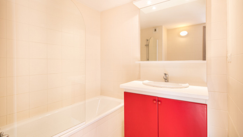 SALLE DE BAINS - HAMEAU DE VALLOIRE VACANCEOLE APPARTEMENT 4 PERSONNES - VALLOIRE LES CHOSEAUX SALLE DE BAINS - HAMEAU DE VALLOIRE VACANCEOLE APPARTEMENT 4 PERSONNES - VALLOIRE LES CHOSEAUX