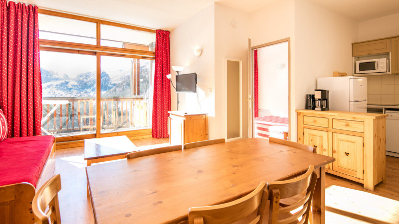SALON - HAMEAU DE VALLOIRE VACANCEOLE APPARTEMENT 6 PERSONNES - VALLOIRE LES CHOSEAUX - VALLOIRE RESERVATIONS SALON - HAMEAU DE VALLOIRE VACANCEOLE APPARTEMENT 6 PERSONNES - VALLOIRE LES CHOSEAUX - VALLOIRE RESERVATIONS