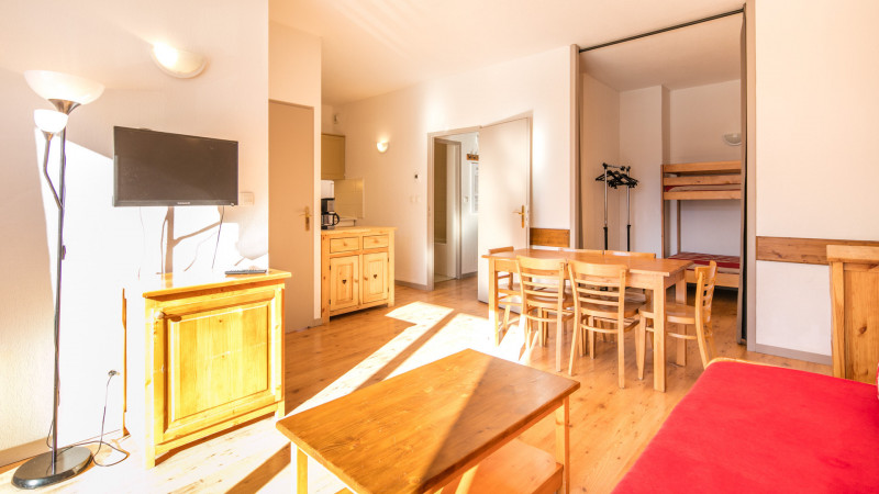 SALON - HAMEAU DE VALLOIRE VACANCEOLE APPARTEMENT 6 PERSONNES - VALLOIRE LES CHOSEAUX - VALLOIRE RESERVATIONS SALON - HAMEAU DE VALLOIRE VACANCEOLE APPARTEMENT 6 PERSONNES - VALLOIRE LES CHOSEAUX - VALLOIRE RESERVATIONS