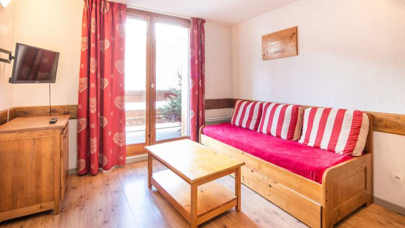 SALON - HAMEAU DE VALLOIRE VACANCEOLE APPARTEMENT 7 PERSONNES - VALLOIRE LES CHOSEAUX - VALLOIRE RESERVATIONS SALON - HAMEAU DE VALLOIRE VACANCEOLE APPARTEMENT 7 PERSONNES - VALLOIRE LES CHOSEAUX - VALLOIRE RESERVATIONS