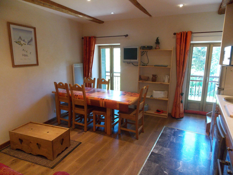 SALON - APPARTEMENT CHEZ PIERRE ALP DE VIRGILE  - VALLOIRE LES VERNEYS-VALLOIRE RESERVATIONS SALON - APPARTEMENT CHEZ PIERRE ALP DE VIRGILE  - VALLOIRE LES VERNEYS-VALLOIRE RESERVATIONS