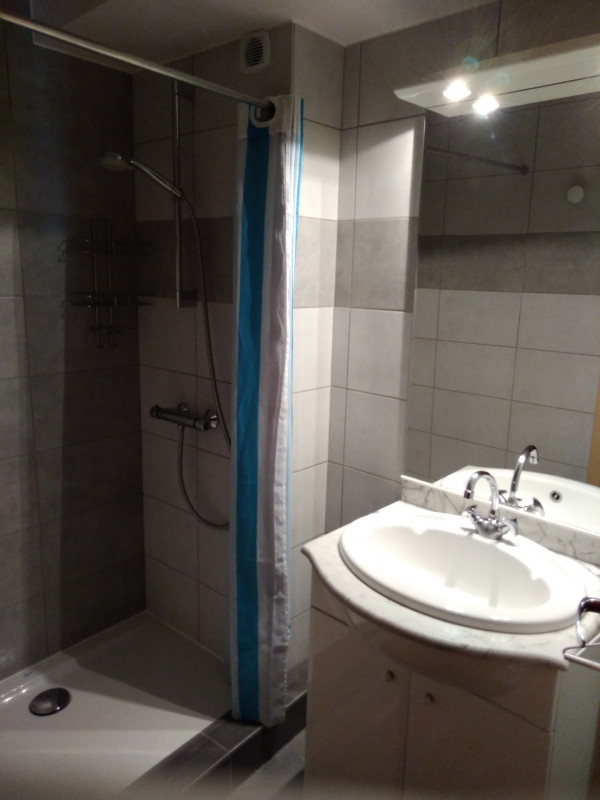 SALLE D'EAU - APPARTEMENT CHALET LA VITESSE - VALLOIRE CENTRE SALLE D'EAU - APPARTEMENT CHALET LA VITESSE - VALLOIRE CENTRE