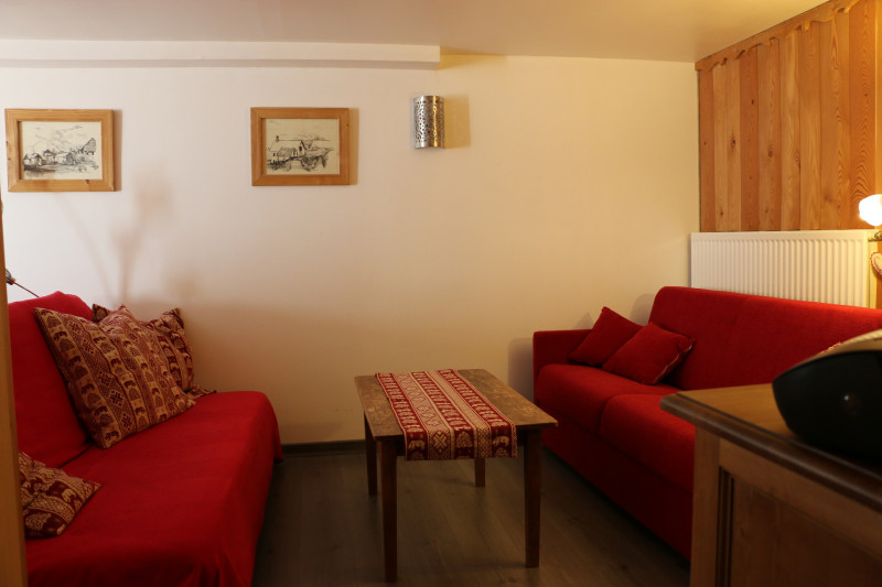 SALON - APPARTEMENT LES OURSONS 9 - VALLOIRE CENTRE - VALLOIRE RESERVATIONS SALON - APPARTEMENT LES OURSONS 9 - VALLOIRE CENTRE - VALLOIRE RESERVATIONS