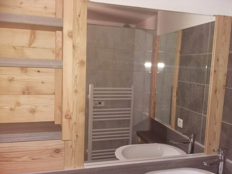 SALLE D'EAU - APPARTEMENT FASCINES 2 - VALLOIRE CENTRE SALLE D'EAU - APPARTEMENT FASCINES 2 - VALLOIRE CENTRE