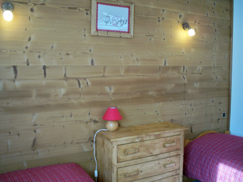 CHAMBRE - CHALET LA MOULINIERE APPARTEMENT 2 - VALLOIRE LE SERROZ CHAMBRE - CHALET LA MOULINIERE APPARTEMENT 2 - VALLOIRE LE SERROZ