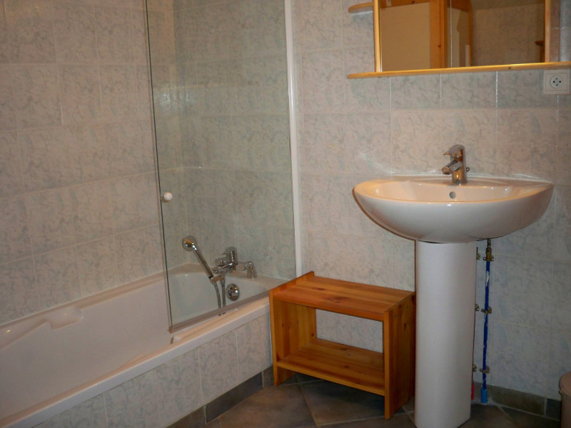 SALLE DE BAINS - CHALET LA MOULINIERE APPARTEMENT 2 - VALLOIRE LE SERROZ SALLE DE BAINS - CHALET LA MOULINIERE APPARTEMENT 2 - VALLOIRE LE SERROZ