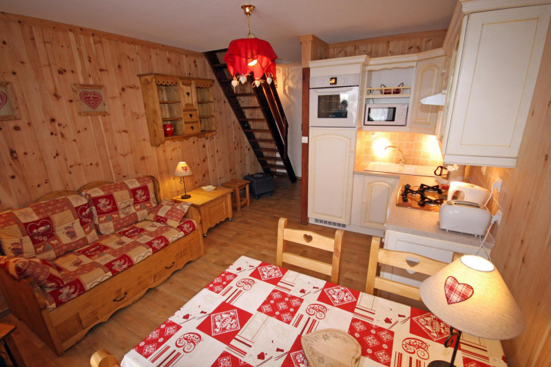 SALON - APPARTEMENT ETOILE D'ARGENT - VALLOIRE CENTRE - VALLOIRE RESERVATIONS SALON - APPARTEMENT ETOILE D'ARGENT - VALLOIRE CENTRE - VALLOIRE RESERVATIONS