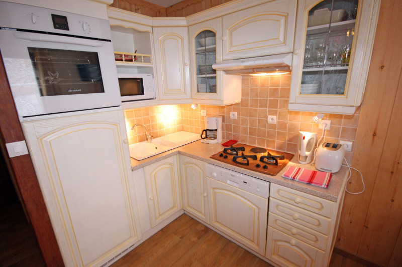 CUISINE - APPARTEMENT ETOILE D'ARGENT - VALLOIRE CENTRE CUISINE - APPARTEMENT ETOILE D'ARGENT - VALLOIRE CENTRE